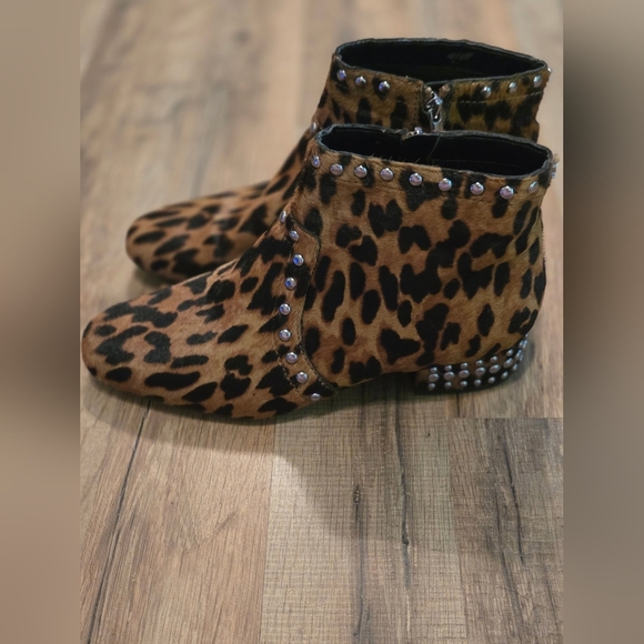 Sam Edelman Lorin Studded Haircalf Bootie Animal Print NEW Size 8.5 - Picture 3 of 6